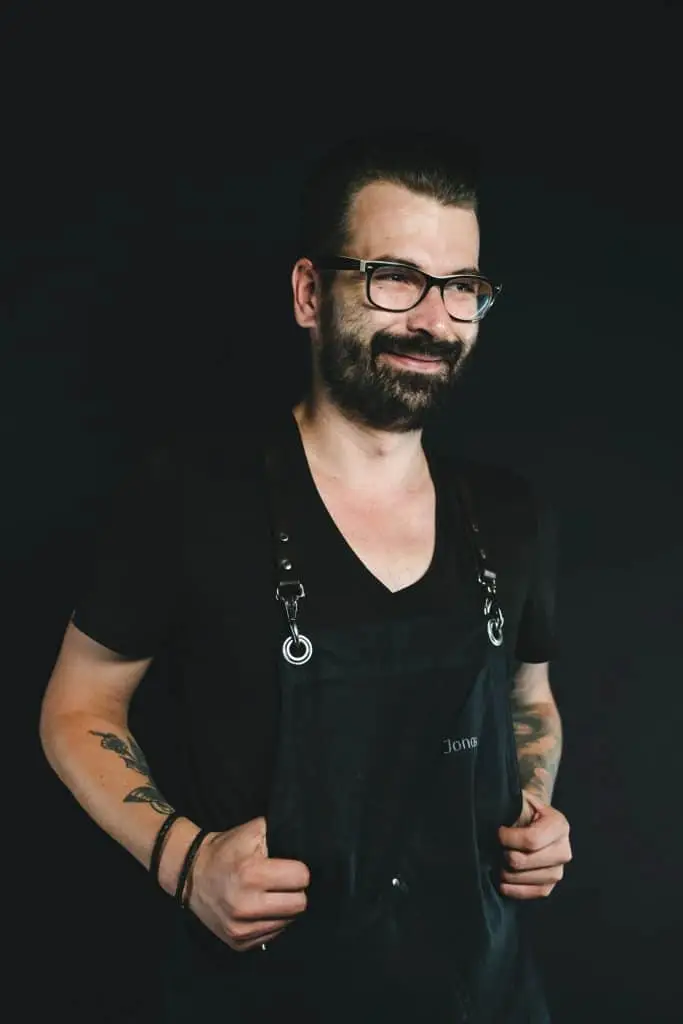 Jonas - mair - pikass - pikass tattoo - hairstyle - ketsch - 68775 - friseur - stylist - barber - friseurmeister - meisterbrief - meister - bart - haare - intim