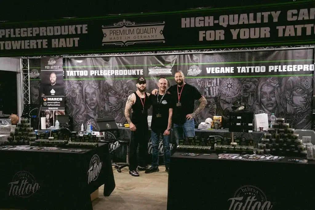 Tattoo Convention Offenburg_PikAss_Believa_Tattoo_Stand_Sascha_Marco_Nico_PikAss Tattoo_Austeller_Tätowierer_Aftercare
