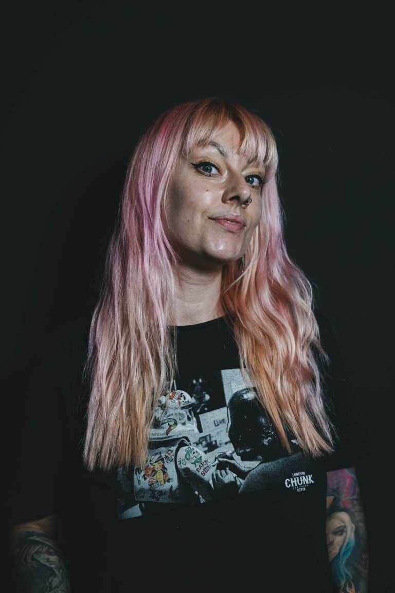 PIK - ARTIST - Julia - Rock - Tattoo - Profilbild - JRockTattoo